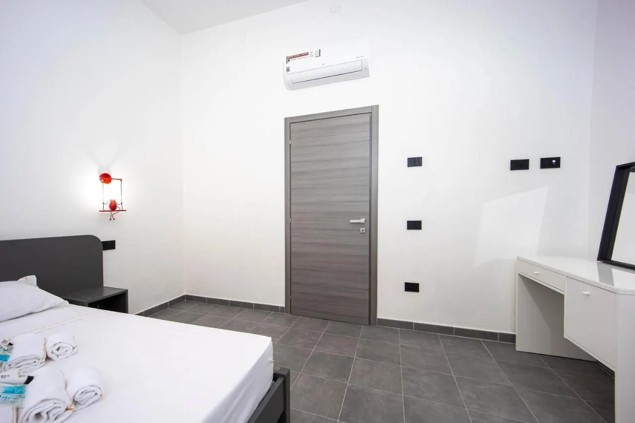 Coru E Mari 2 Apartments Pula 0*,