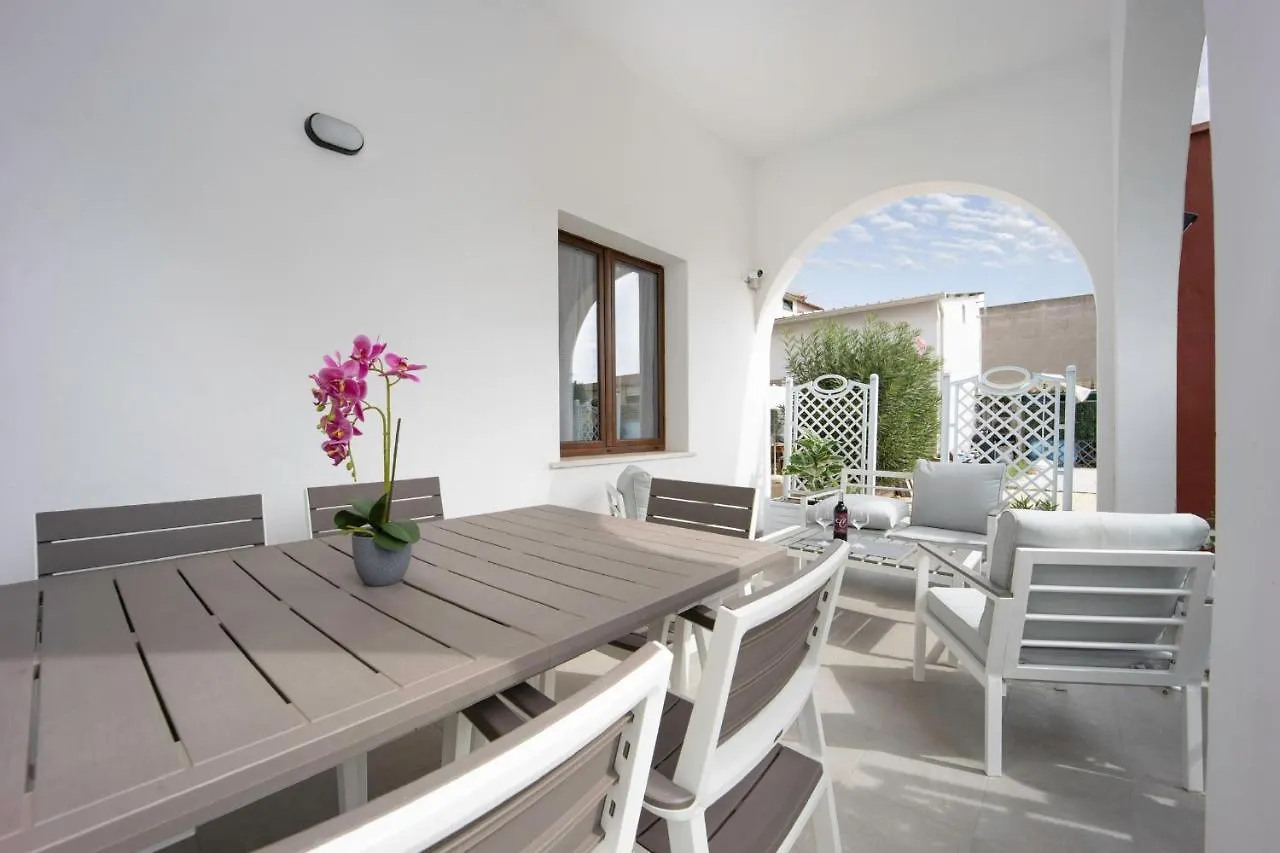 Coru E Mari 2 Apartments Pula 0*,