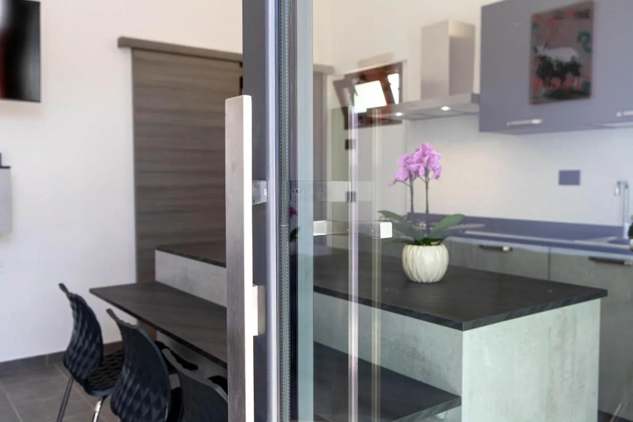 Coru E Mari 2 Apartments Pula 0*,  Itália